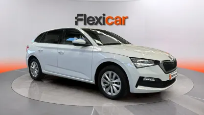 Usado Skoda Scala Selection 116 CV (85 kW) 2024 Blanco Utilitario