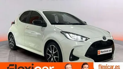 Usado Toyota Yaris Hybrid Style 116 CV (85 kW) 2022 Utilitario