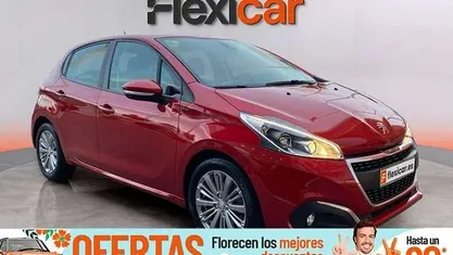 Usado Peugeot 208 Signature Sky 83 CV (61 kW) 2018 Burdeos Utilitario