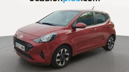 Usado Hyundai i10 67 CV (49 kW) 2023 Rojo Utilitario