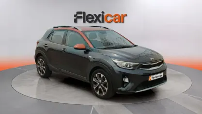 Usado Kia Stonic 120 CV (88 kW) 2018 Negro SUV