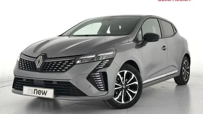 Gris Usado 2025 Renault Clio V Techno Berlina | 19.200 € (Un poco caro)
