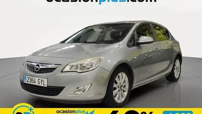Usado Opel Astra Enjoy 125 CV (91 kW) 2010 Plateado Utilitario