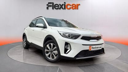 Usado Kia Stonic 101 CV (74 kW) 2024 Blanco SUV