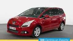 Rojo Usado 2013 Peugeot 5008 Allure Monovolumen | 9350 € (Precio justo)