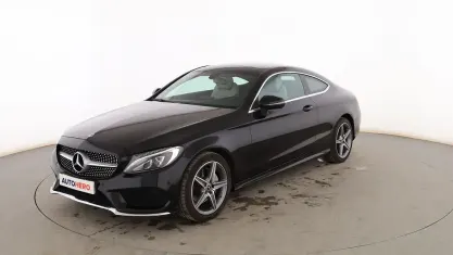 Usado Mercedes C200 AMG line 185 CV (136 kW) 2018 Negro Coupe