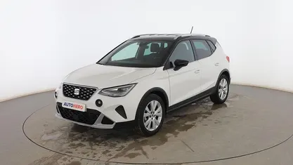 Usado Seat Arona Xperience 110 CV (80 kW) 2021 Blanco SUV