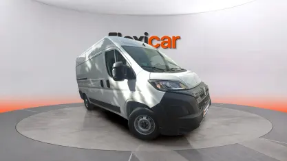 Usado Peugeot Boxer 120 CV (88 kW) 2025 Blanco Van