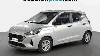 Usado Hyundai i10 67 CV (49 kW) 2022 Gris plata Utilitario