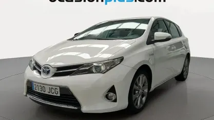 Usado Toyota Auris Hybrid Active 136 CV (100 kW) 2015 Blanco Utilitario