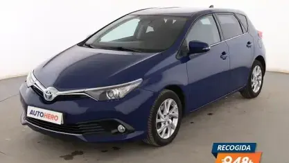 Usado Toyota Auris Hybrid Active 136 CV (100 kW) 2016 Azul Berlina