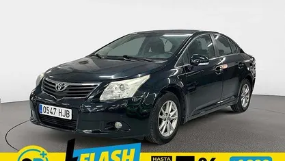 Usado Toyota Avensis Active 126 CV (92 kW) 2012 Gris Berlina
