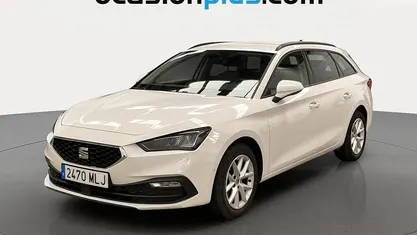 Usado Seat Leon Style 130 CV (95 kW) 2023 Blanco Monovolumen