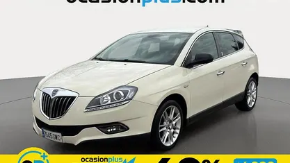 Usado Lancia Delta 165 CV (121 kW) 2010 Blanco Utilitario