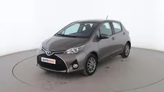 Gris / plata Usado 2017 Toyota Yaris Active Berlina | 12.199 € (Precio justo)