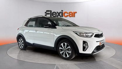 Usado Kia Stonic 120 HP (88 kW) 2021 Branco SUV