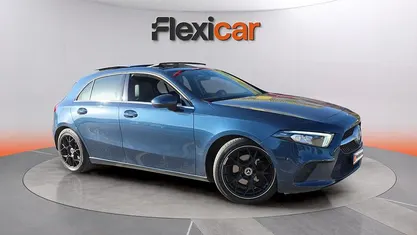 Używany Mercedes A180 136 KM (100 kW) 2019 Niebieski Sedan/Limuzyna