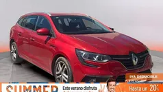 Rojo Usado 2018 Renault Mégane IV Business Berlina | 13.590 € (Precio justo)