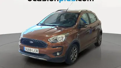 Usado Ford Ka Plus Active 85 CV (62 kW) 2019 Marrón Utilitario