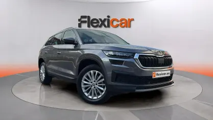 Käytetty Skoda Kodiaq Ambition 150 HP (110 kW) 2024 Harmaa Katumaasturi