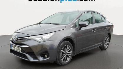 Usado Toyota Avensis Advance 147 CV (108 kW) 2016 Gris Berlina