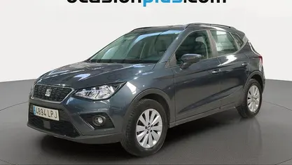 Usado Seat Arona Style 90 CV (66 kW) 2021 Gris SUV