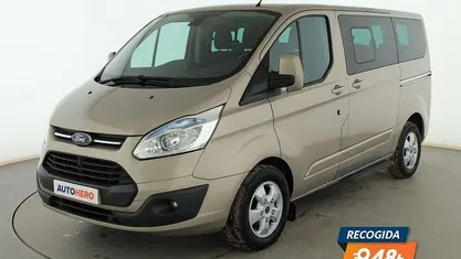 Usado Ford Tourneo Titanium 155 CV (114 kW) 2015 Beige Berlina