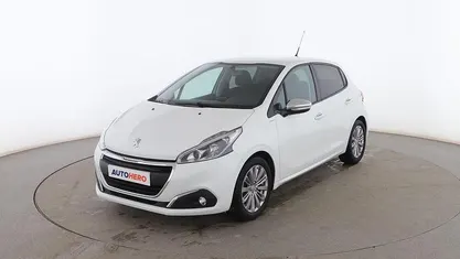 Usado Peugeot 208 Style 82 CV (60 kW) 2018 Utilitario