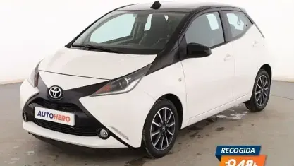 Usado Toyota Aygo X-play 70 CV (51 kW) 2016 Blanco Utilitario