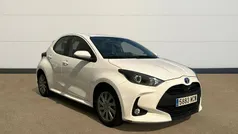 Blanco Usado 2022 Toyota Yaris Hybrid Active Berlina | 19.800 € (Precio justo)