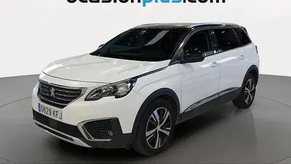 Usado Peugeot 5008 Allure 131 CV (96 kW) 2017 Blanco SUV