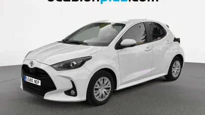 Usado Toyota Yaris Active 69 CV (50 kW) 2023 Blanco Utilitario