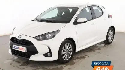 Usado Toyota Yaris Hybrid Active 116 CV (85 kW) 2023 Blanco Berlina