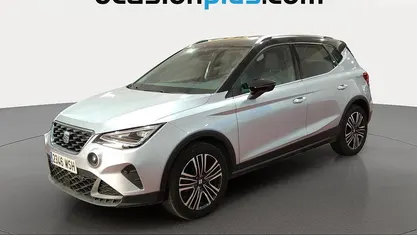 Usado Seat Arona FR 116 CV (85 kW) 2024 Gris plata SUV