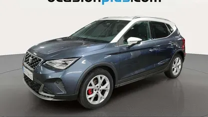 Usado Seat Arona FR 150 CV (110 kW) 2023 Gris SUV