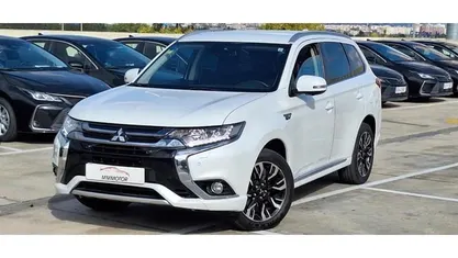 Blanco Usado 2016 Mitsubishi Outlander P-HEV SUV | 17.900 € (Precio justo)