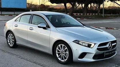 Usado Mercedes A200 163 CV (119 kW) 2019 Gris / plata Berlina