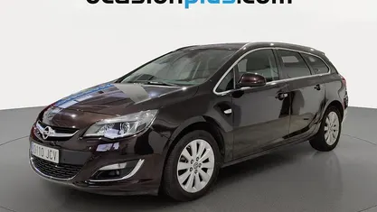 Usado Opel Astra Excellence 136 CV (100 kW) 2015 Marrón Familiar