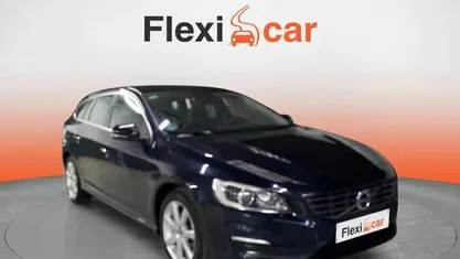 Usado Volvo V60 Momentum 150 CV (110 kW) 2017 Azul Familiar