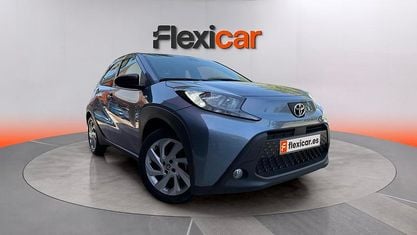 Usado Toyota Aygo X 72 CV (52 kW) 2024 Gris SUV