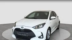 Usado 2021 Toyota Yaris Hybrid Active Berlina | 17.600 € (Precio justo)