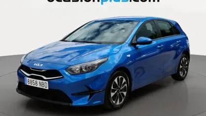 Usado Kia Ceed 101 CV (74 kW) 2025 Azul Utilitario