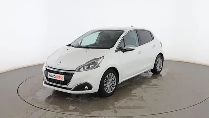 Blanco Usado 2016 Peugeot 208 Allure Utilitario | 7799 € (Precio justo)