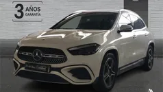 Blanco polar Usado 2024 Mercedes GLA200 AMG line SUV | 41.990 € (Buen precio)