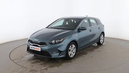 Usado Kia Ceed 120 CV (88 kW) 2022 Verde Utilitario