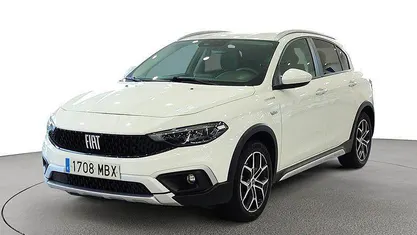 Usado Fiat Tipo Cross 131 CV (96 kW) 2022 Blanco Utilitario