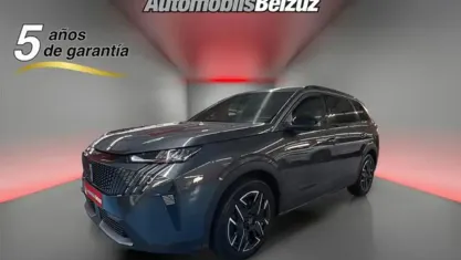 Usado Peugeot 5008 Allure 136 CV (100 kW) 2025 Gris SUV