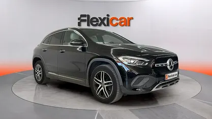 Usado Mercedes GLA200 150 CV (110 kW) 2020 Negro SUV