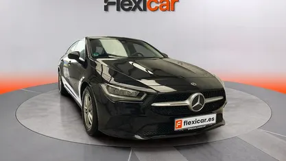 Usado Mercedes CLA180 116 CV (85 kW) 2020 Negro Berlina