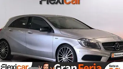 Gris / plata Usado 2015 Mercedes A250 AMG line Berlina | 16.990 € (Precio justo)